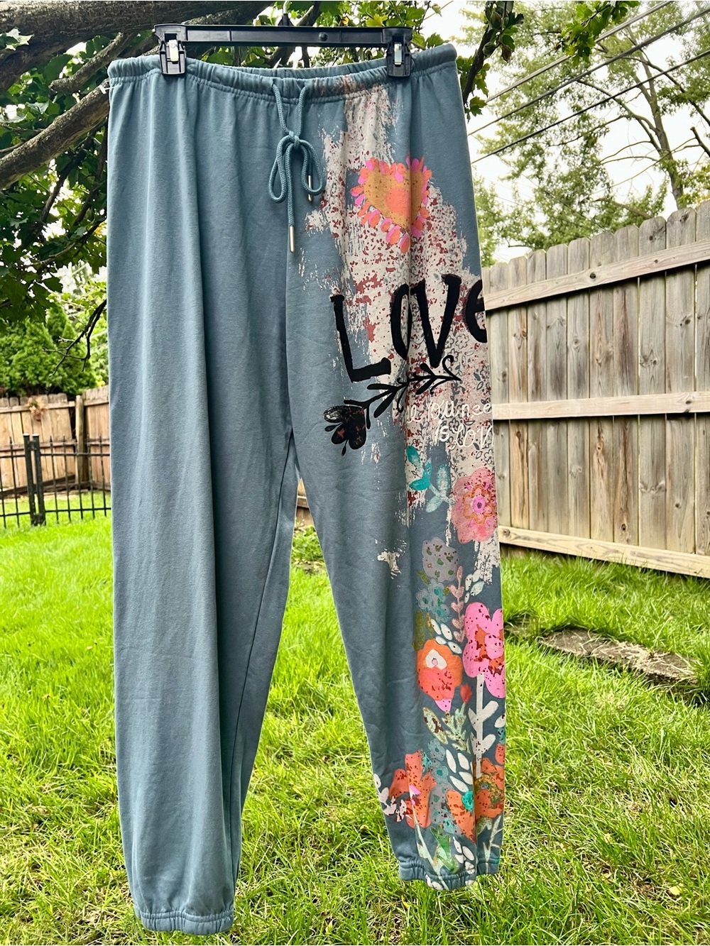 NWOT Natural Life Jogger Sweatpants Womens L Floral Boho Love is all you need